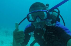 Cómo un veterano marino rompió un récord mundial para el tiempo más rápido para bucear en los 7 continentes