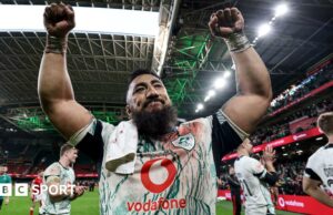 Seis naciones: Bundee Aki sale de Irlanda fuera de hoyo cuando el lado de Simon Easterby reclama Triple Crown contra Gales en el Estadio del Principado