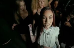 La hija de Travis Barker, Alabama, atacada por Bhad Bharbie en Cruel Diss Track