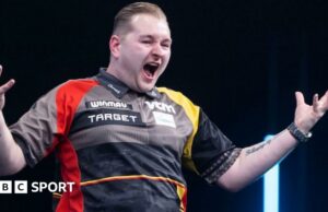 DARTS MASTEROS MUNDIAL: Dimitri van den Bergh llega a nueve días, Luke Littler vence a James Wade