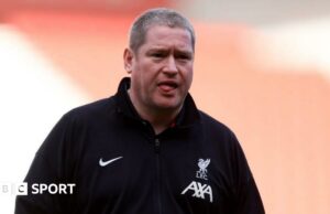 Liverpool Sack gerente femenino Matt Beard