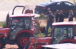 El martes anual del mundo exexo en TULARE en el centro agrícola internacional