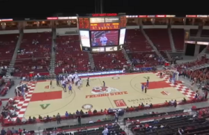 Los estudiantes de Fresno State reaccionan a los jugadores de baloncesto acusaciones de juego deportivo