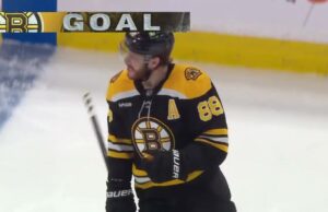 David Pastrnak con un gol contra los Rangers de Nueva York