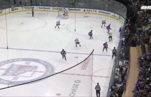 Jack Eichel con un gol contra los Rangers de Nueva York