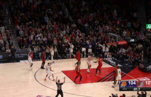 Royce O'Neale perfora el trey