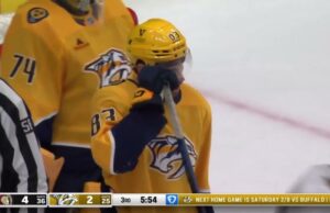 David Perron con un objetivo de PowerPlay contra los depredadores de Nashville