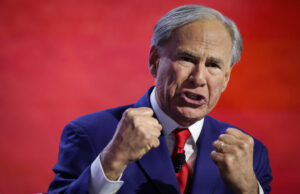 Los defensores de las apuestas deportivas de Texas tienen un nuevo aliado en el gobernador Greg Abbott