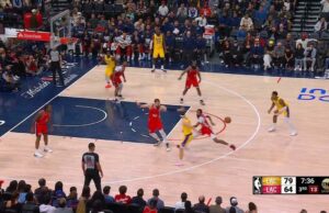 Derrick Jones Jr. lo golpea a casa