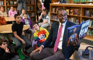 Fotos: Celebrando el mundo Leer en voz alta Día