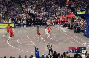 Max Christie lo clava detrás del arco