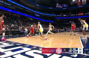 Carlton Carrington perfora el trey