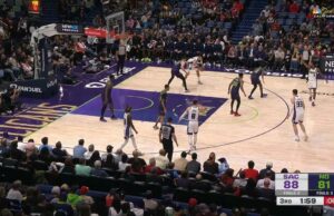 Jonas Valančiūnas con la descarga