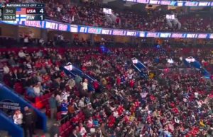 Jake Guentzel con un gol contra Finlandia