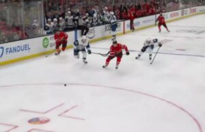 Nathan Mackinnon con un gol contra Finlandia