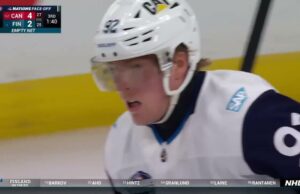 Mikael Granlund con un gol contra Canadá