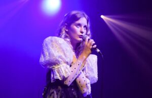 Dentro del mundo emocionante y creciente de Paris Paloma