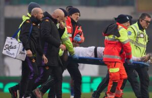 Moise Kean hospitalizado después de colapsar con lesiones en la cabeza