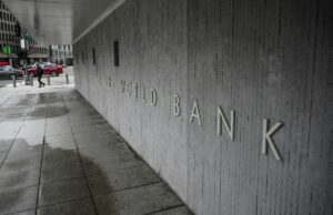 Zimbabwe podría despejar atrasos con reformas audaces, dice el Banco Mundial