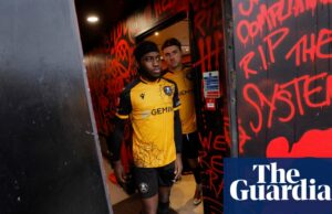 'Nos trató como idiotas': el magnate criptográfico y una amarga batalla por los clubes de fútbol de Bedford | Fútbol americano