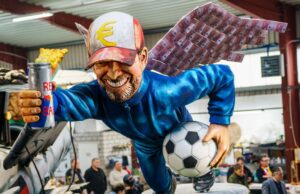 Jurgen Klopp 'Red Bull Move burlado por Mainz Parade Float