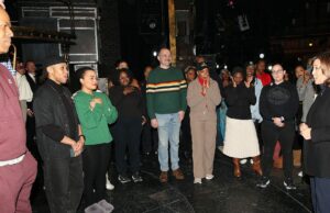 Kamala Harris se burló del discurso a las estrellas de Broadway