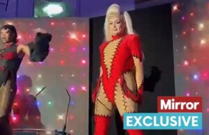 Drag Race UK Stars ofrece un rendimiento poderoso en memoria del mejor trabajo de Vivienne