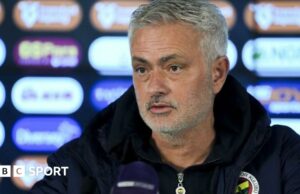 José Mourinho: Galatasaray acusa a los portugueses de hacer 'declaraciones racistas'