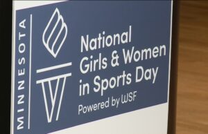 Los minnesotanos celebran a niñas y mujeres en deportes