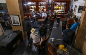 The Hulk, Steve Aoki se unen a la lista de invitados del podcast 'Pawn Stars' | Kats | Entretenimiento