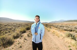 El corredor olímpico Grant Fisher establece récord mundial en 3000m