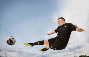 Will Douglas fotografia a los Penguins de Brentford, el club de fútbol que no gira a ningún niño