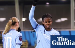 ¿Cómo puede el fútbol femenino aferrarse a su punto de venta único en medio de abuso creciente? | Fútbol americano