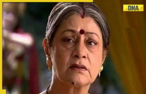 La veterana actriz Aruna Irani regresa a la India en silla de ruedas después de sufrir la caída en Bangkok, canta 'Haal Kaisa Hai …'