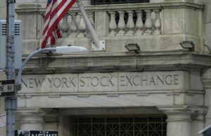 Las acciones asiáticas se mezclan después de que las acciones estadounidenses caen sobre las preocupaciones sobre las tarifas