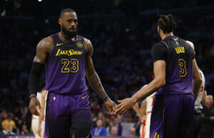 LeBron James refuta el informe de que estaba frustrado con Anthony Davis: 'una mentalidad de mierda'