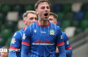 Premier League irlandés: Linfield extiende la ventaja en la parte superior mientras Glenavon venció a Cliftonville