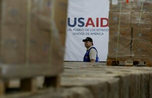 Los programas de salud se cerran en todo el mundo después de que Trump detiene la ayuda exterior