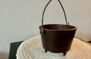 Honrando el estilo de vida saludable: antigüedades de Yenke Peddler