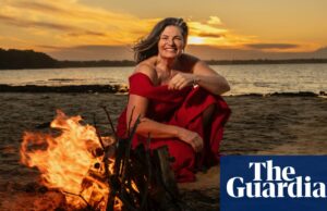 Lejos de Gina Chick: 'Me gusta viajar con un loro. Me siento como un pirata '| Estilo de vida australiano