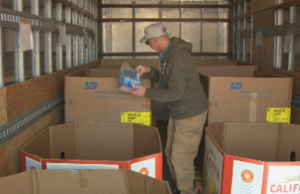 Recogida para las comunidades de tormenta mundiales con donación