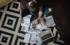 ¿Gastar más después de obtener ese gran aumento salarial? Cómo evitar el reposapié del estilo de vida