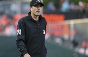 Árbitro Pat Hoberg despedido por MLB por compartir cuentas de juego deportivo con un amigo que apostan por el béisbol