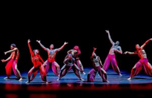 Reeling de la comunidad artística de nuevas directivas federales de financiación | Artes y entretenimiento