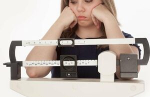 La cara de los adolescentes obsesionados con el peso triplica las probabilidades para la autolesión