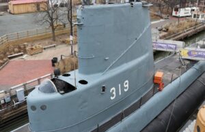 Tour submarina de la Segunda Guerra Mundial: dentro del USS Becuna