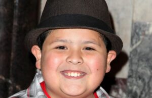 El Rico Rico Rico Rodríguez de 'Modern Family presenta un aspecto nuevo que es difícil de reconocer