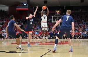 Dayton sobrevive en Buzzer para derrotar a Duquesne