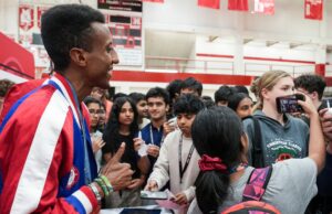 Yared Nuguse, leyenda manual, establece récord mundial