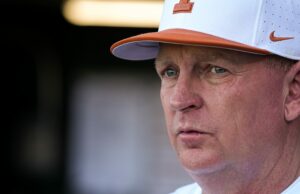 Ranking de Texas revelado en USA TODAY La encuesta de pretemporada del béisbol deportivo